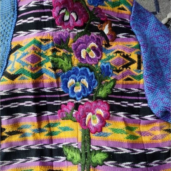 Vintage‎ Veranda Wear Guatemalan Knit Cardigan with Needlework Embroidery Sz M - Picture 6 of 12